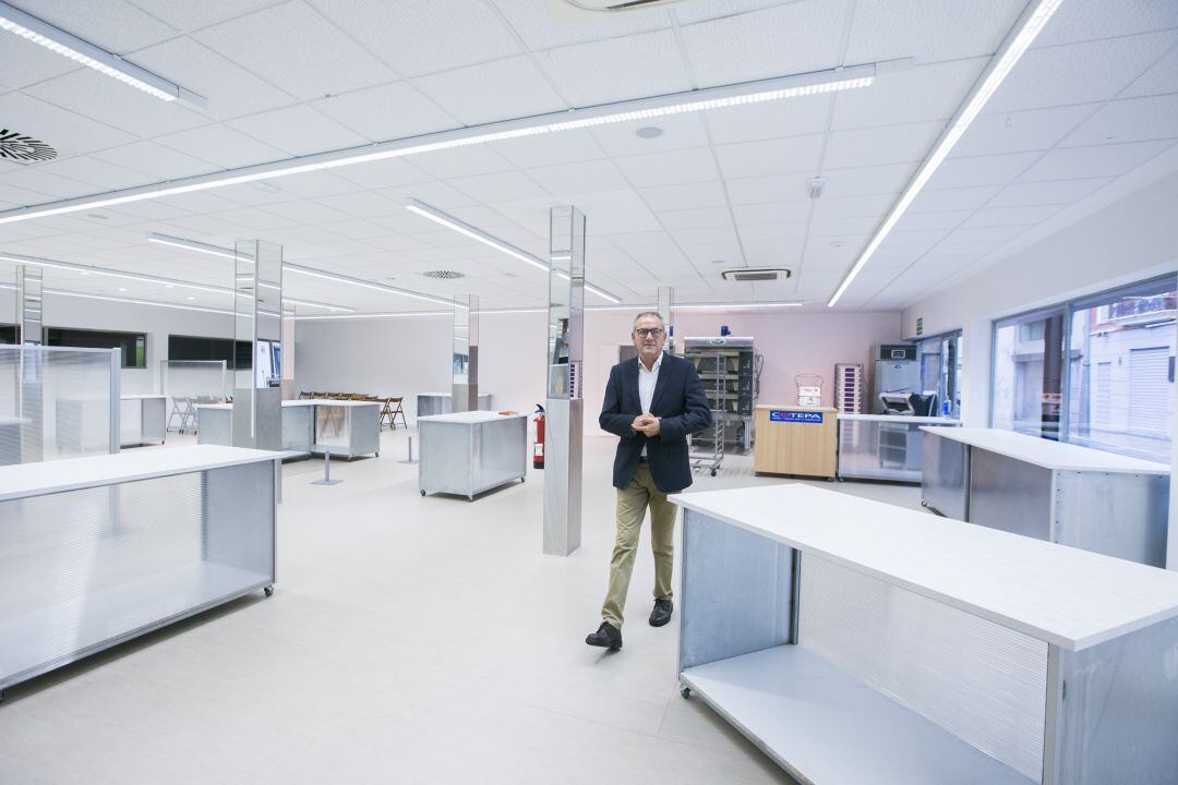 El concejal Ferran Martínez en el nuevo espacio Fira Mercat. 