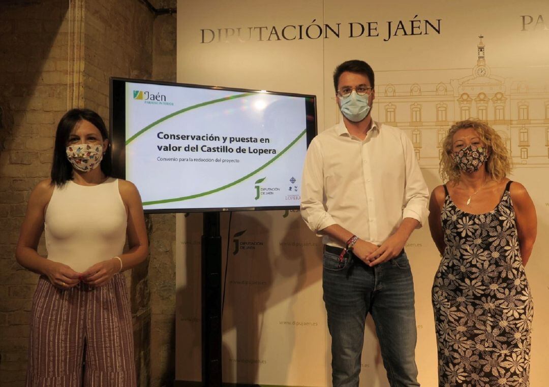 Presentación del convenio de colaboración entre Diputación de Jaén y Ayuntamiento de Lopera.