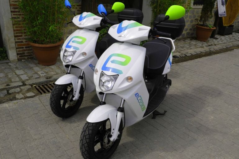 Presentación del nuevo servicio de alquiler de motos eléctricas eCooltra Motosharing