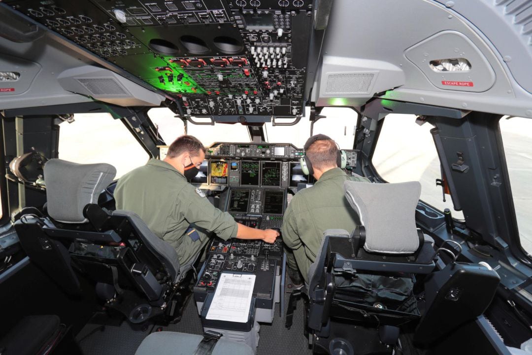 Un tercer avión A400 medicalizado, momentos antes de partir este miércoles desde la base aérea de Torrejón de Ardoz (Madrid) con destino a Dubái (Emiratos Árabes Unidos).