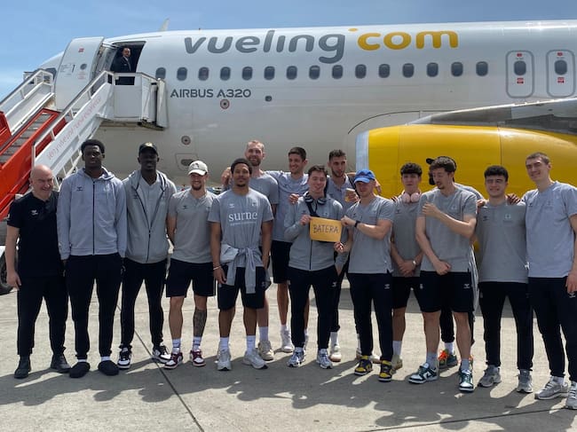 La plantilla de Bilbao Basket, antes de partir hacia Grecia para enfrentarse al PAOK este miércoles