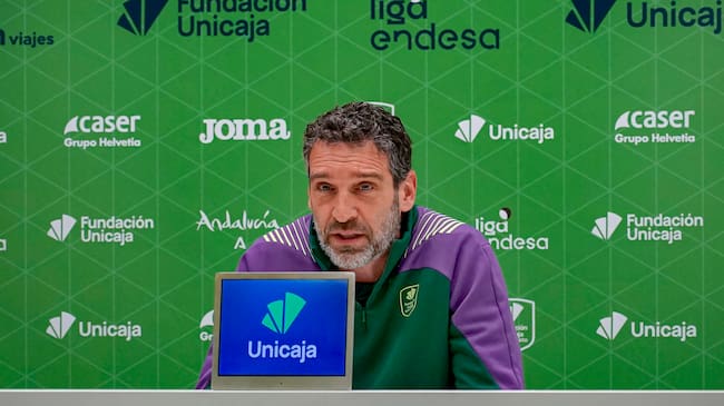 Ibon Navarro, en la sala de prensa del Martín Carpena