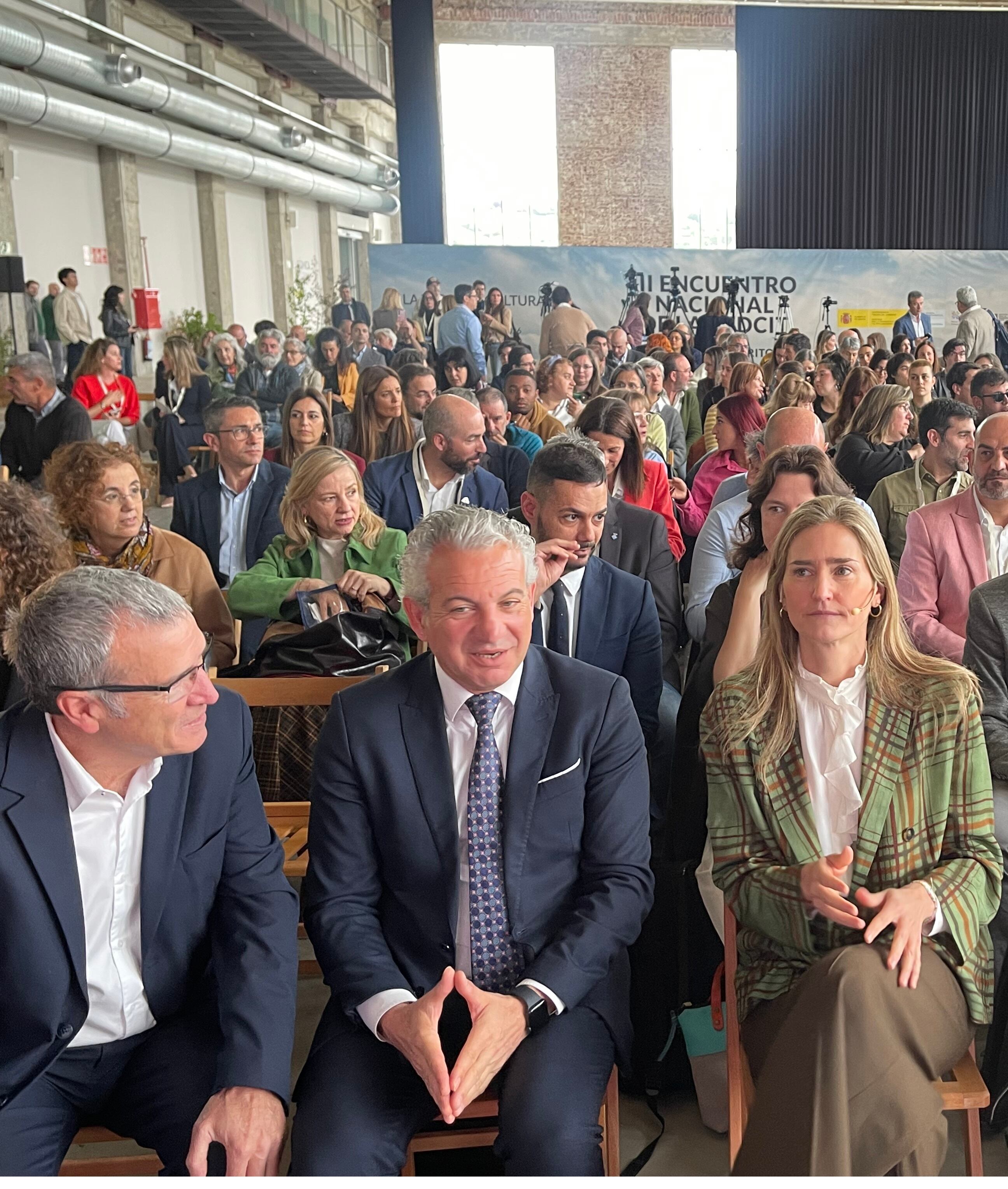 La Ministra junto al delegado del Gobierno en CyL , Nicanor Sen, y el Secretario para Reto Demográfico, Paco Boya