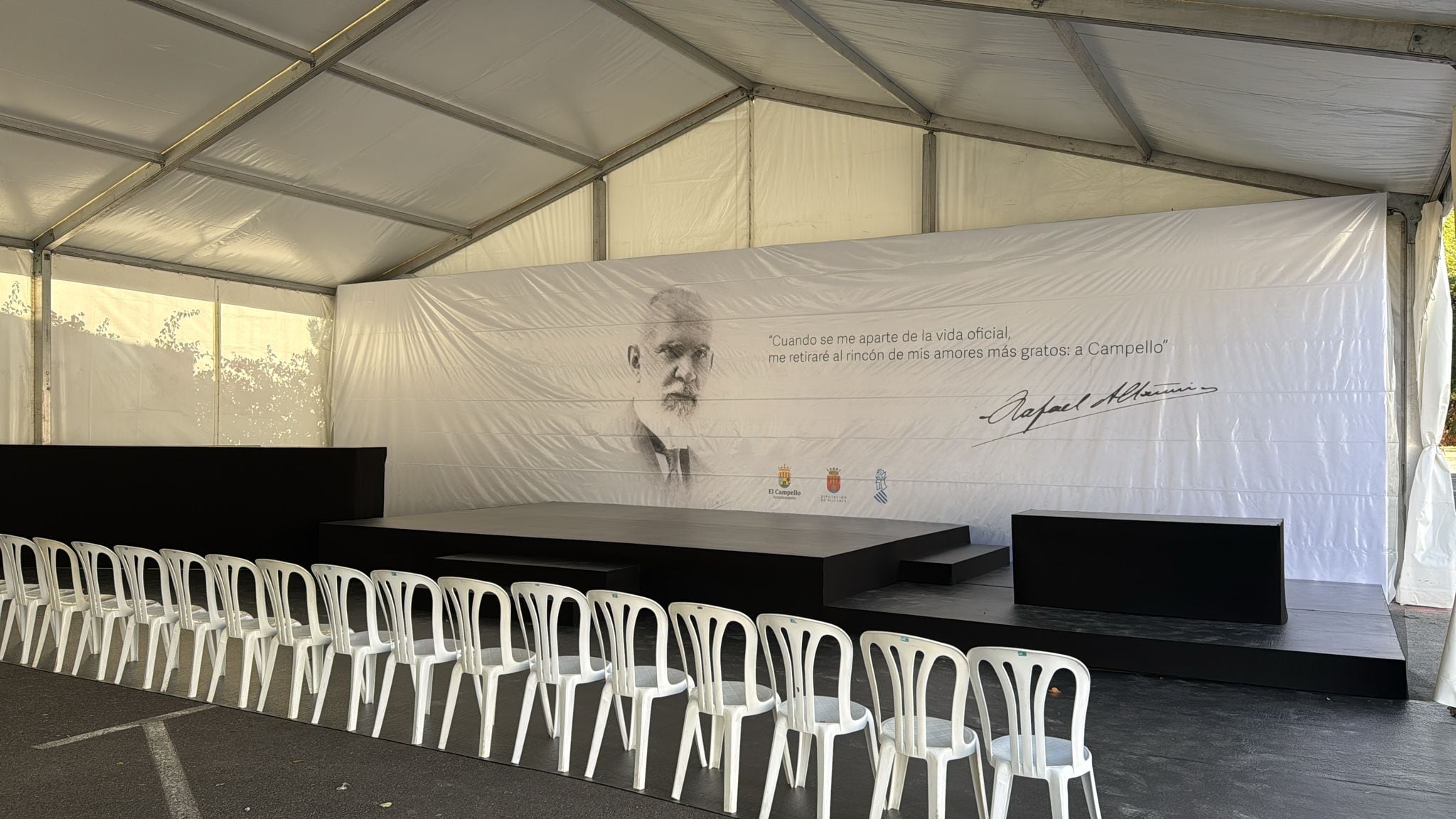 Todo preparado en El Campello para el acto de inhumación de Rafael Altamira que contará con la presencia del Rey Felipe VI. Foto: Ayuntamiento de El Campello