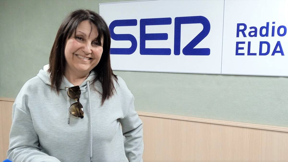 Ana García, presidenta de la Comparsa de Contrabandistas de Elda: “La Entrada de Bandas, los dos Boatos y la Procesión son los momentos que espero con mayor ilusión”