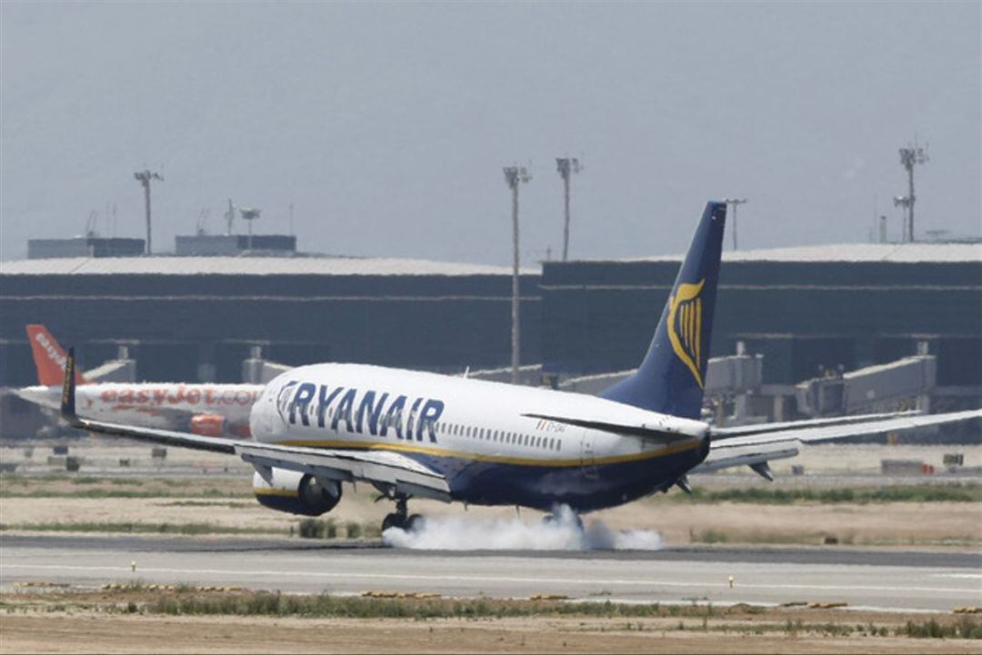 Avión aterrizando