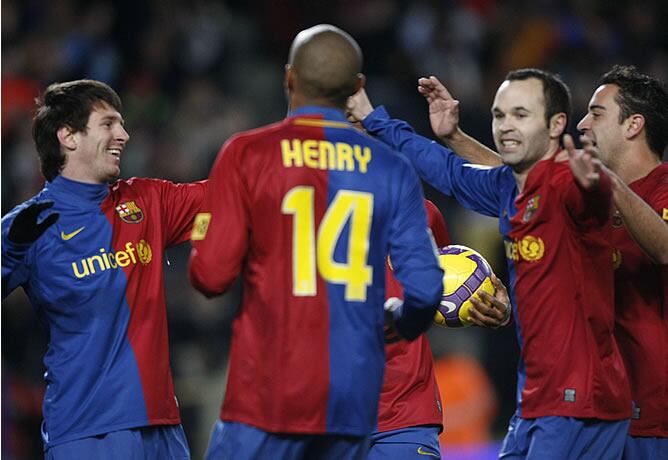 Los jugadores del Barcelona celebran uno de los goles marcados ante el Numancia