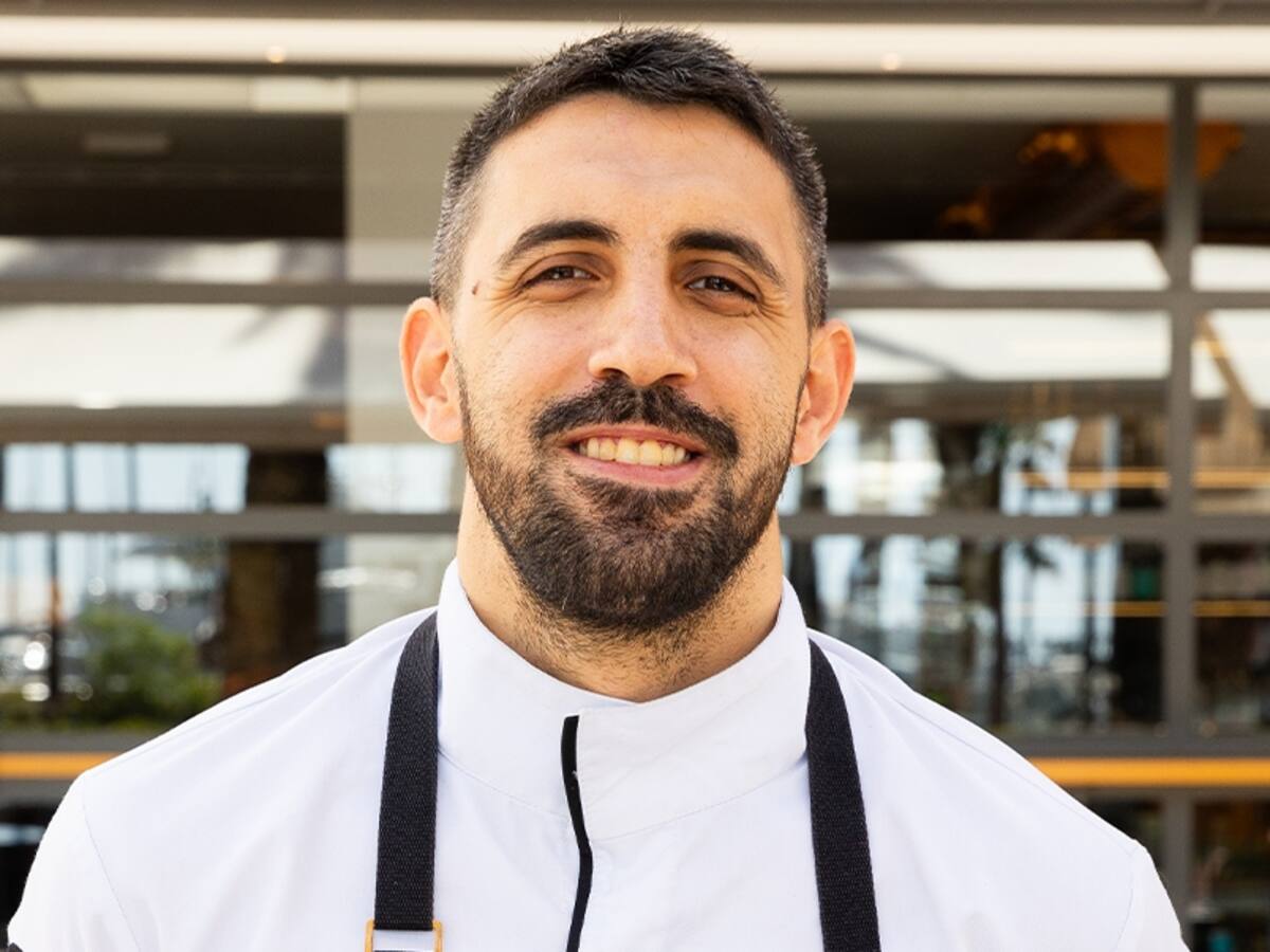 El repostero noveldense Enrique Guardiola, ganador del III Premio Internacional del dátil de Elche