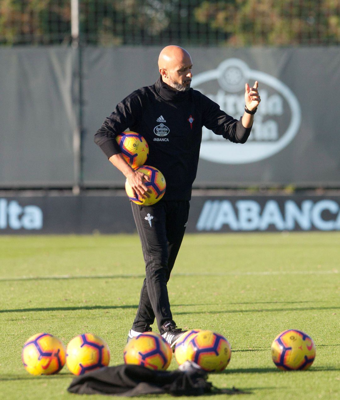 Miguel Cardoso en el entrenamiento de este viernes