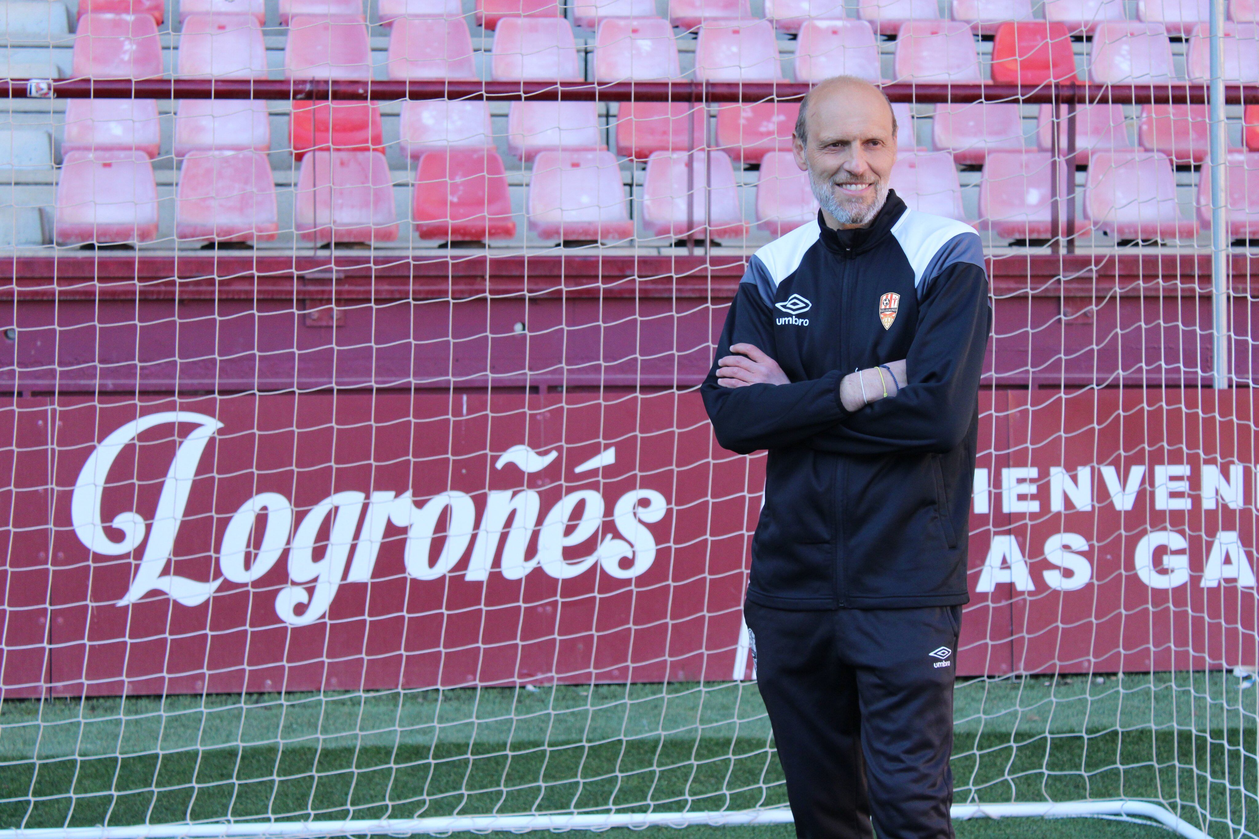 Albert Aguilá en la foto oficial para el club. / UDL