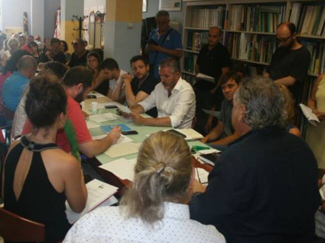 Assistents a la primera reunió de la plataforma.