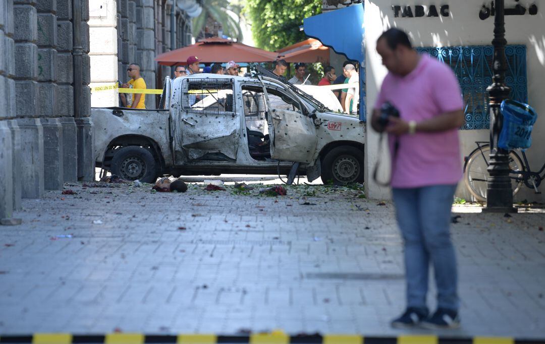 Primeras imágenes del coche que ha explotado en el centro del Túnez