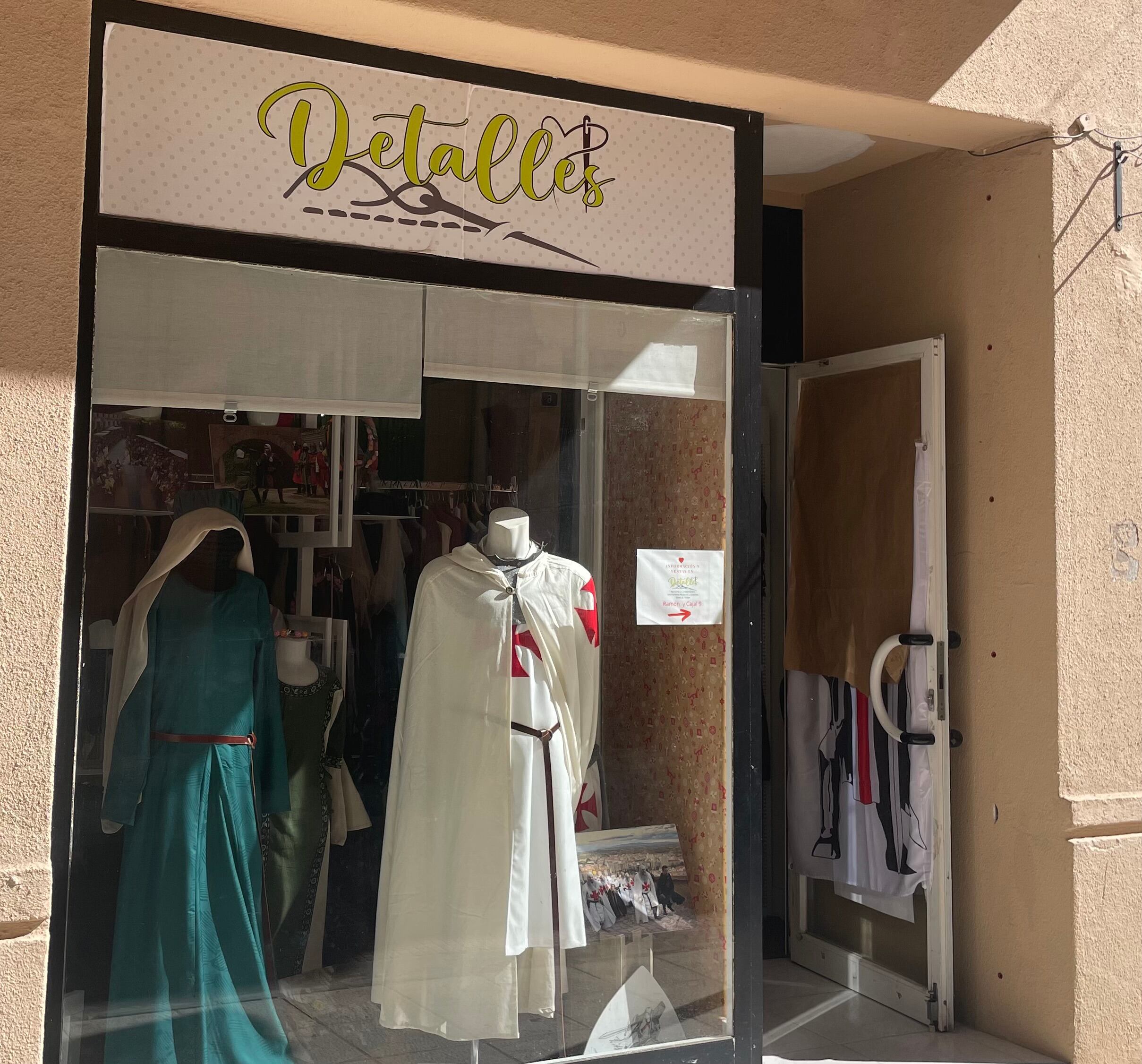 El comercio de Monzón colabora con la celebración del Homenaje Templario a Jaime I y Guillem de Mont-rodón. Foto: Ayuntamiento de Monzón