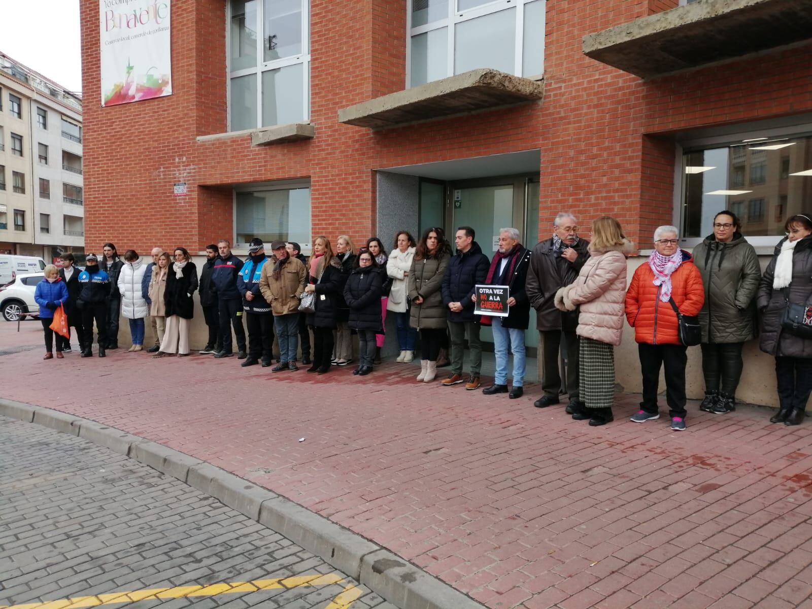 Concentración en Benavente contra la guerra en Ucrania