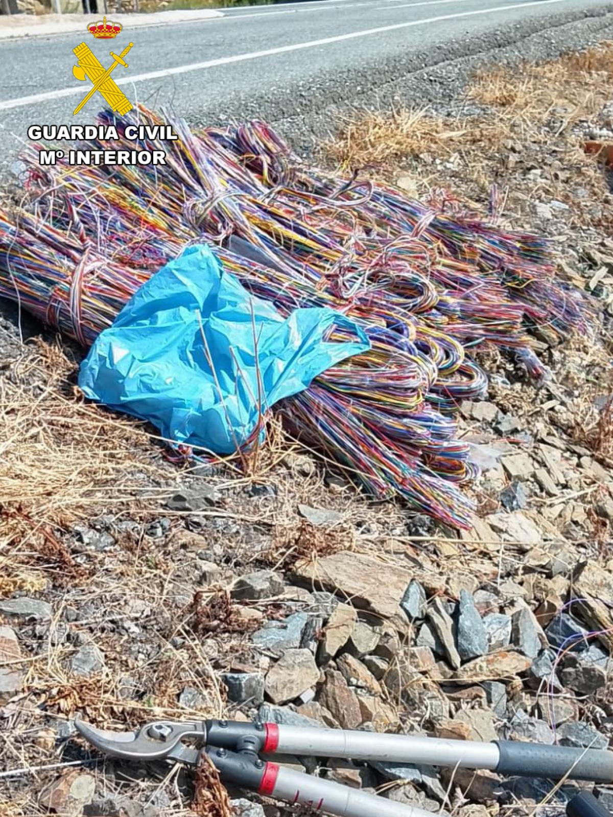 Guardia Civil desarticula una banda dedicada al robo de cableado telefónico en Ávila