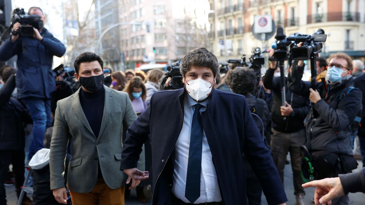 López Miras pide que cesen el ruido y las críticas internas porque dividen y perjudican