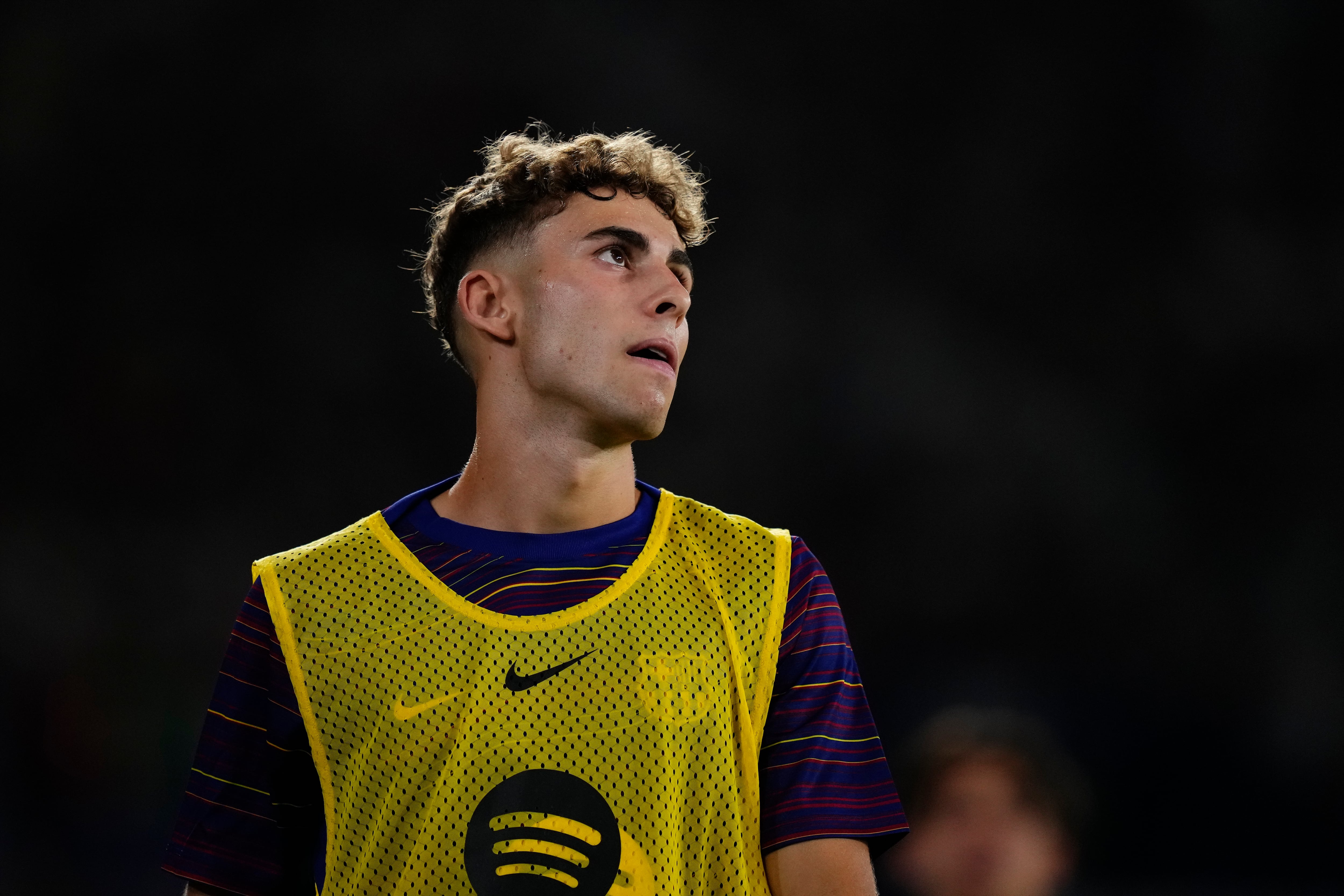 Fermín López se prepara para un partido con el FC Barcelona