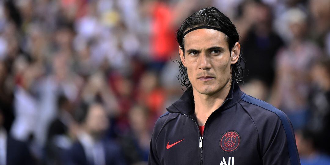 Edinson Cavani durante la previa de un encuentro con el PSG