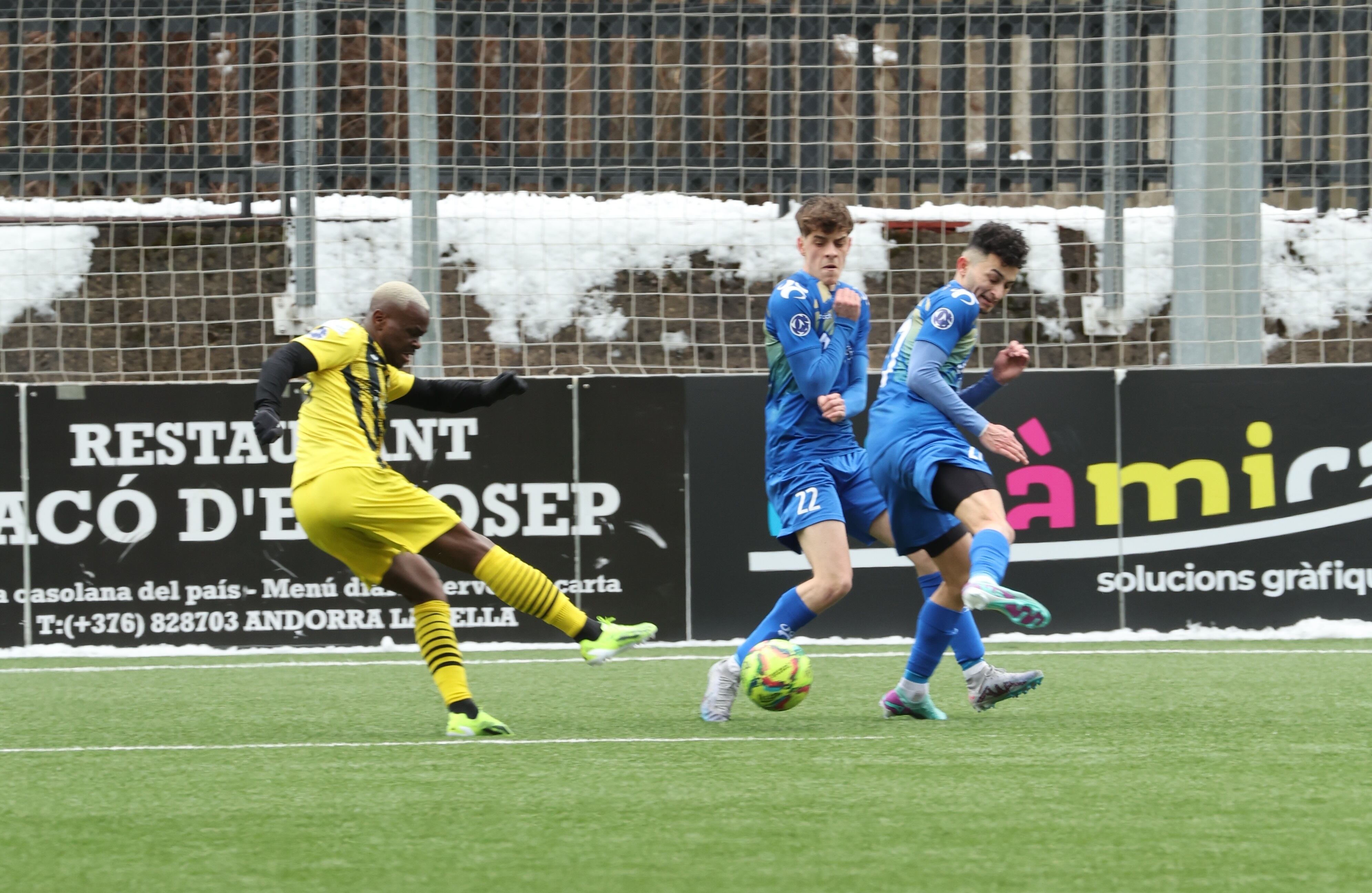 La UE Santa Coloma es va imposar per 2 a 0 al cuer, l&#039;Esperança, al partit disputat ahir a la Borda Mateu.