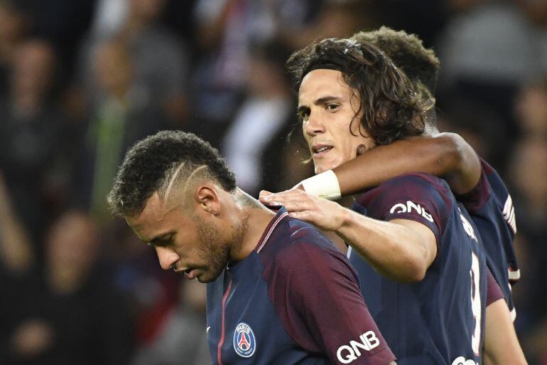 Neymar y Cavani, durante un partido con el PSG