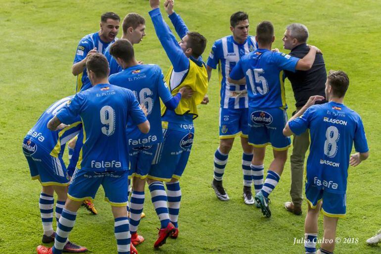 Los jugadores de la Arandina fueron insultados por un sector de la afición del Salmantino que ha pedido disculpas