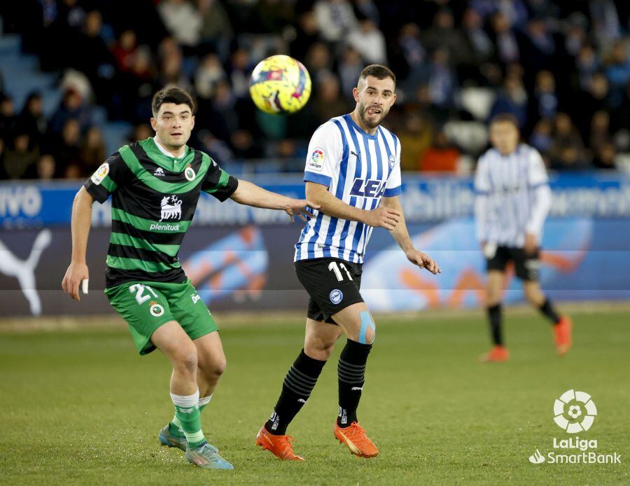 Aldasoro y Luis Rioja, durante el Alavés - Racing