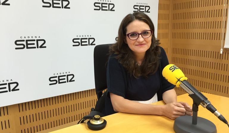 Mónica Oltra, en una imagen de archivo en los estudios de la Cadena SER en Valencia