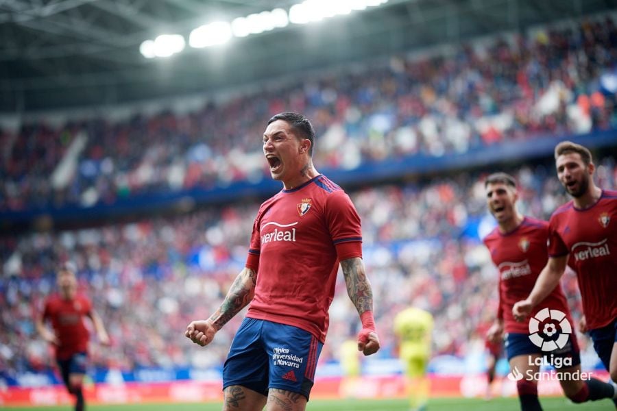 El Chimy Ávila celebrando el gol de la victoria en el Sadar ante el Villarreal