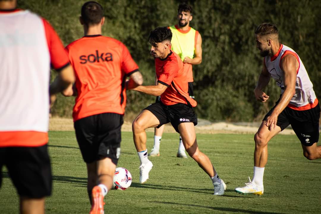 El Huesca durante el entrenamiento de este viernes en Málaga