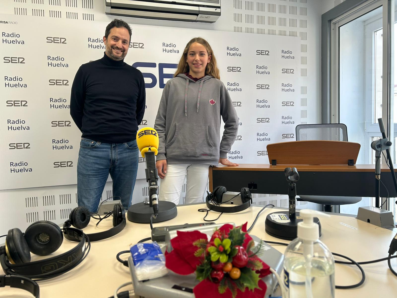 Mª José Joerges, pianista y oboísta onubense junto a su profesor de piano complementario, Jorge Villada.