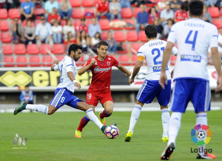 El centrocampista Íñigo Ruiz de Galarreta, durante el partido ante el Zaragoza.