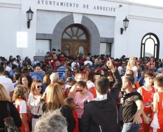 Concentración de protesta de los clubes deportivos de Arrecife en 2018 por el impago de las subvenciones.