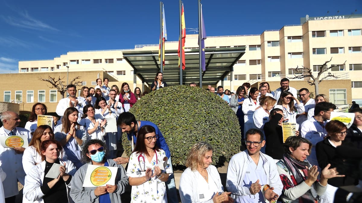 Los médicos de Elda piden condiciones laborales dignas ante el nuevo Estatuto Marco