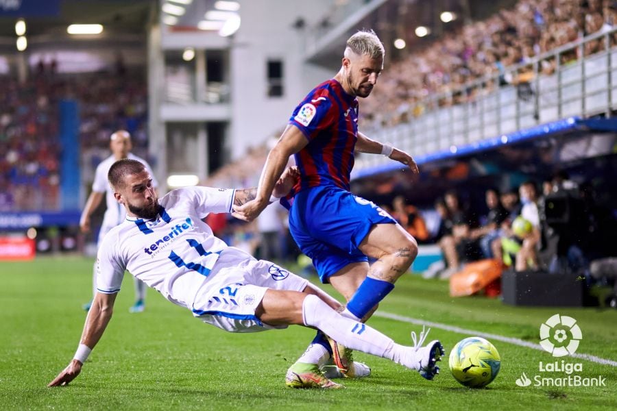 El CD Tenerife no pudo puntuar en su visita a Ipurúa.