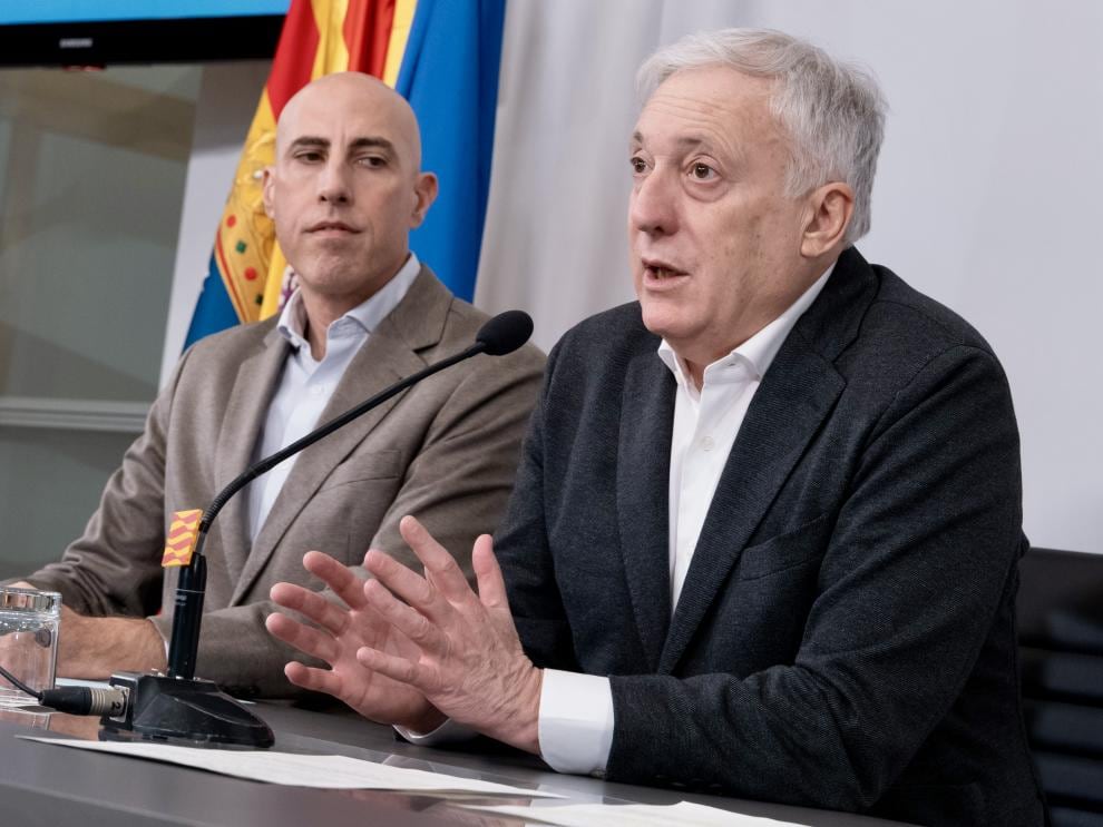 Octavio López ha comparecido en rueda de prensa junto al director general de Transportes, David Sánchez Fraile.