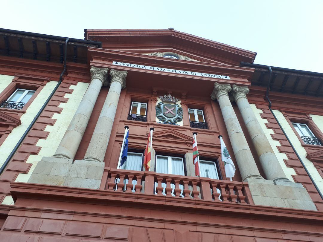 La fachada del Ayuntamiento de Eibar se apagará este sábado en el marco de &#039;La Hora del Planeta&#039;