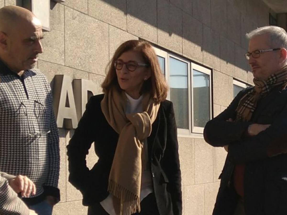 La candidata socialista a la alcaldía, Inés Rey, visita la Asociación contra la droga