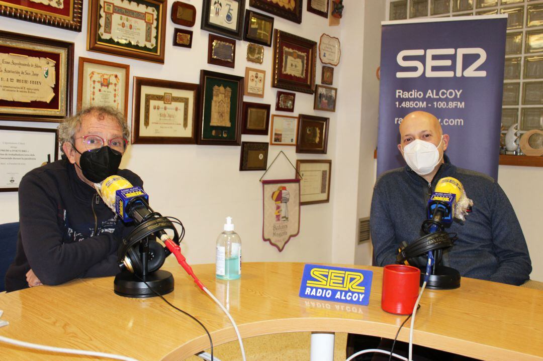 Ximo Llorens i Jordi Peidro en els estudis de Radio Alcoy