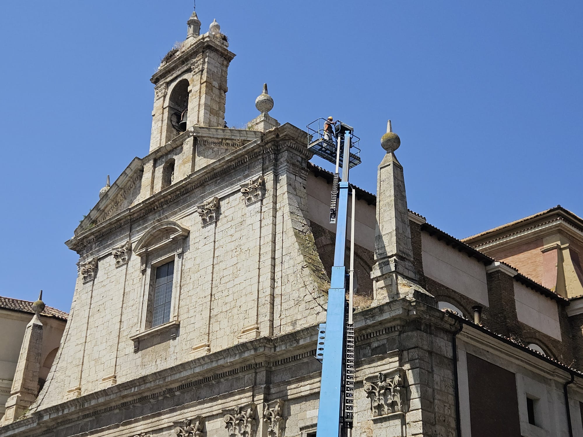 Continuan las actuaciones en la Iglesia de La Compañía