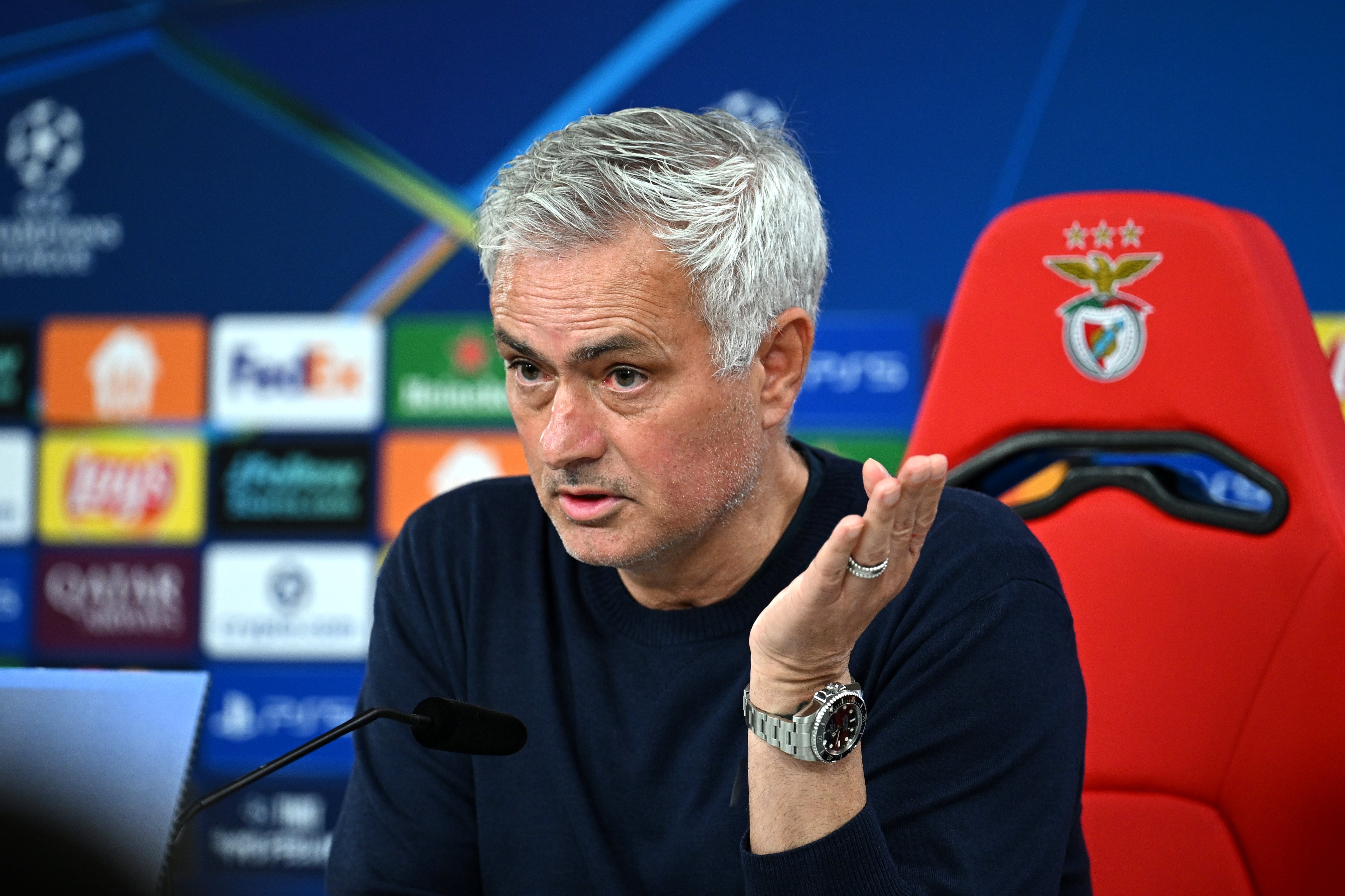 Mourinho hablando en rueda de prensa