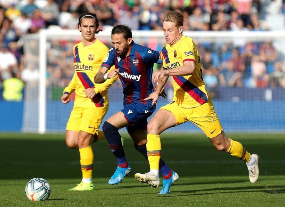 Morales ante el FC Barcelona
