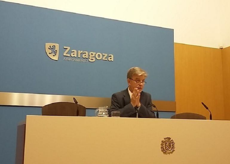 El alcalde de Zaragoza, durante su comperecencia