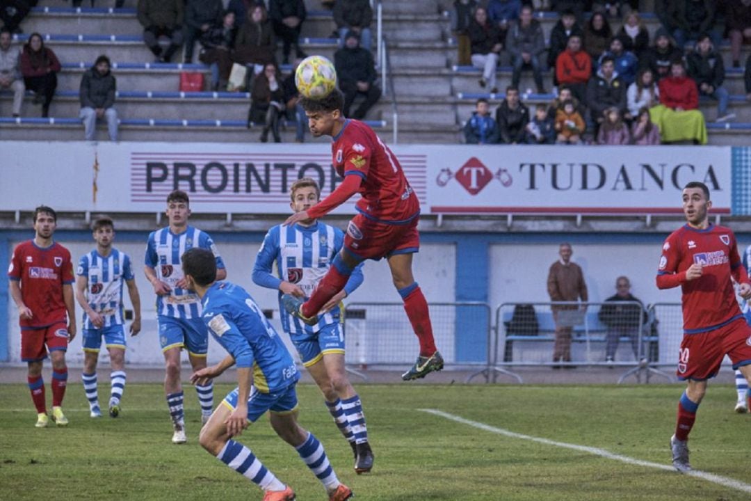 Imagen del encuentro de la presente temporada frente al Numancia B en El Montecillo.