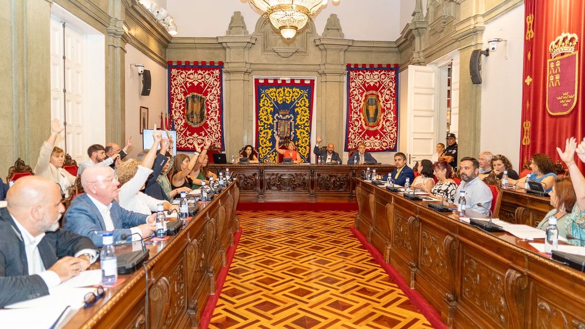 Los votos de PP y PSOE sacan adelante las retribuciones de los concejales y de los coordinadores de área en Cartagena