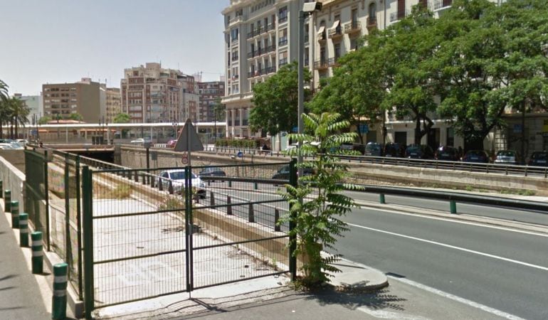 Imagen reciente de una de las salidas del túnel de la línea 2 de metro construida bajo la Gran Vía Germanías