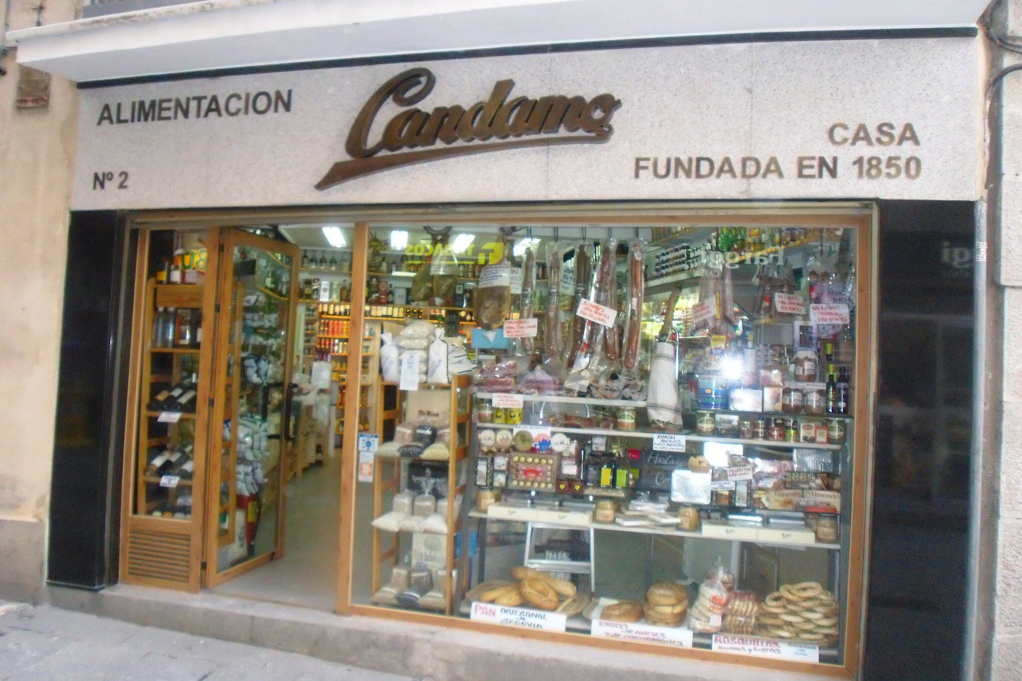 Ultramarinos Candamo echa el cierre tras 172 años