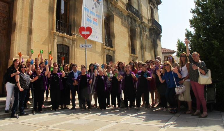 Instalación de señal en Diputación.