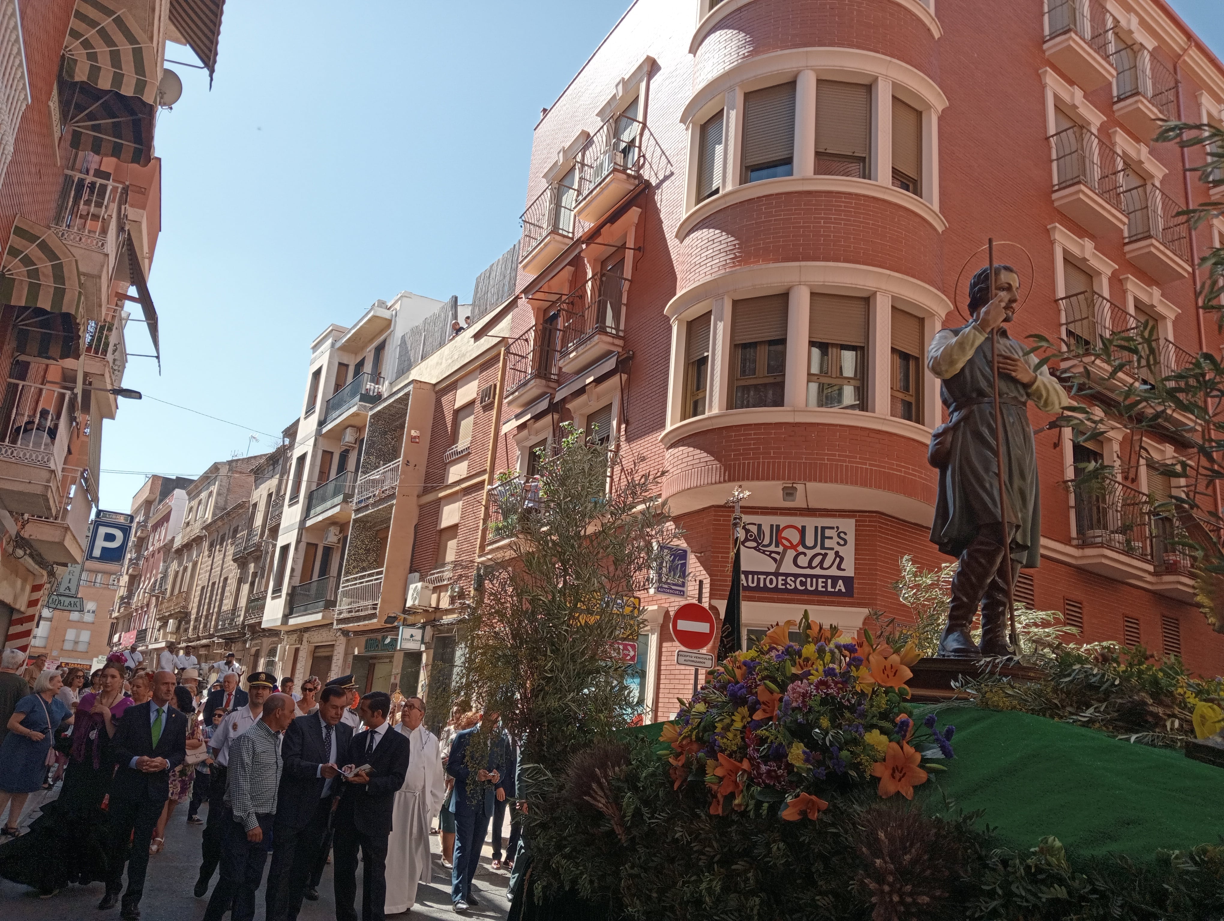 San Isidro en procesión por Linares