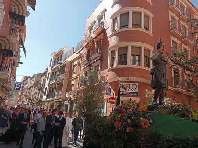 San Isidro en procesión por Linares