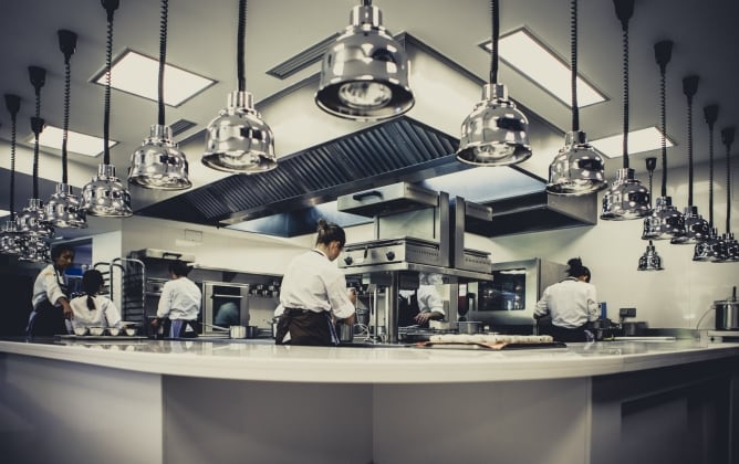 Imagen de la cocina del restaurante Mugaritz, considerado por la revista &#039;Restaurant&#039; como el tercer mejor restaurante del mundo.